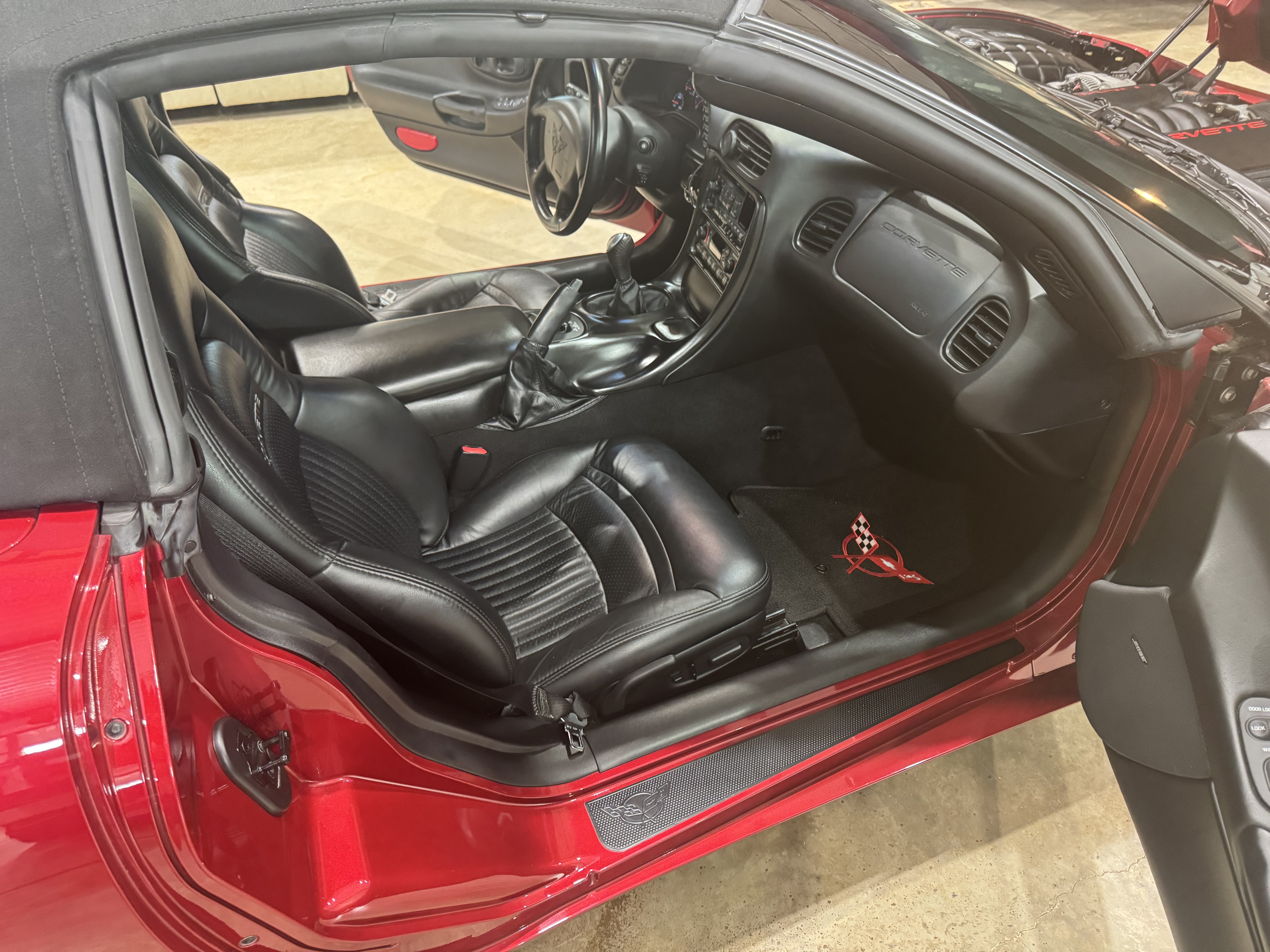 Used 2002 Chevrolet Corvette Convertible w/ Preferred Equipment Group2 RWD image 8