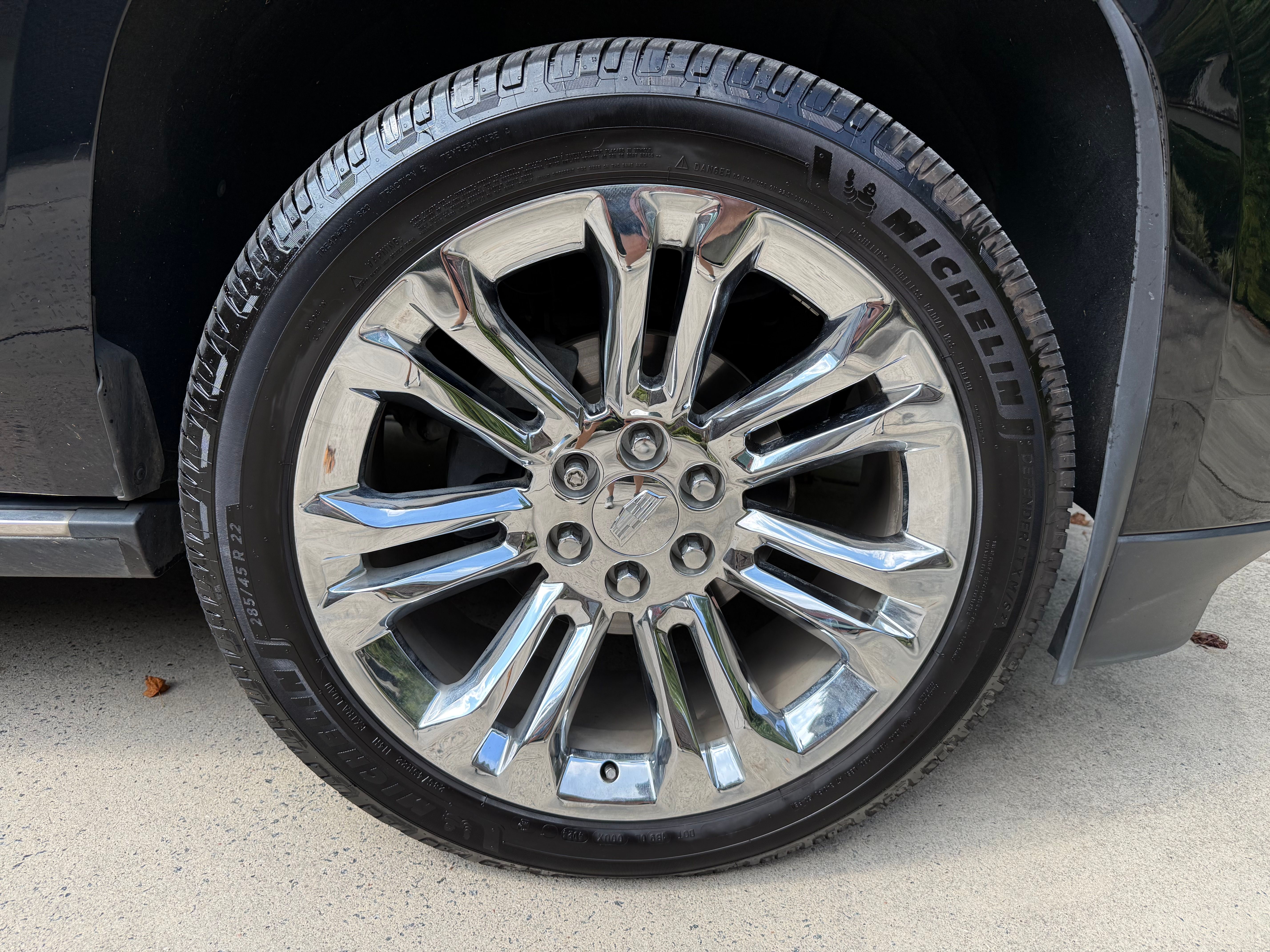 Used 2020 Cadillac Escalade Premium Luxury AWD/4WD image 21