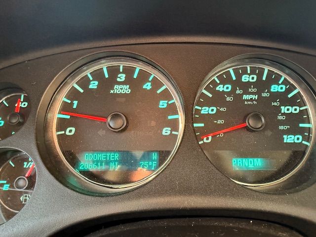 Used 2013 Chevrolet Suburban LT AWD/4WD image 32