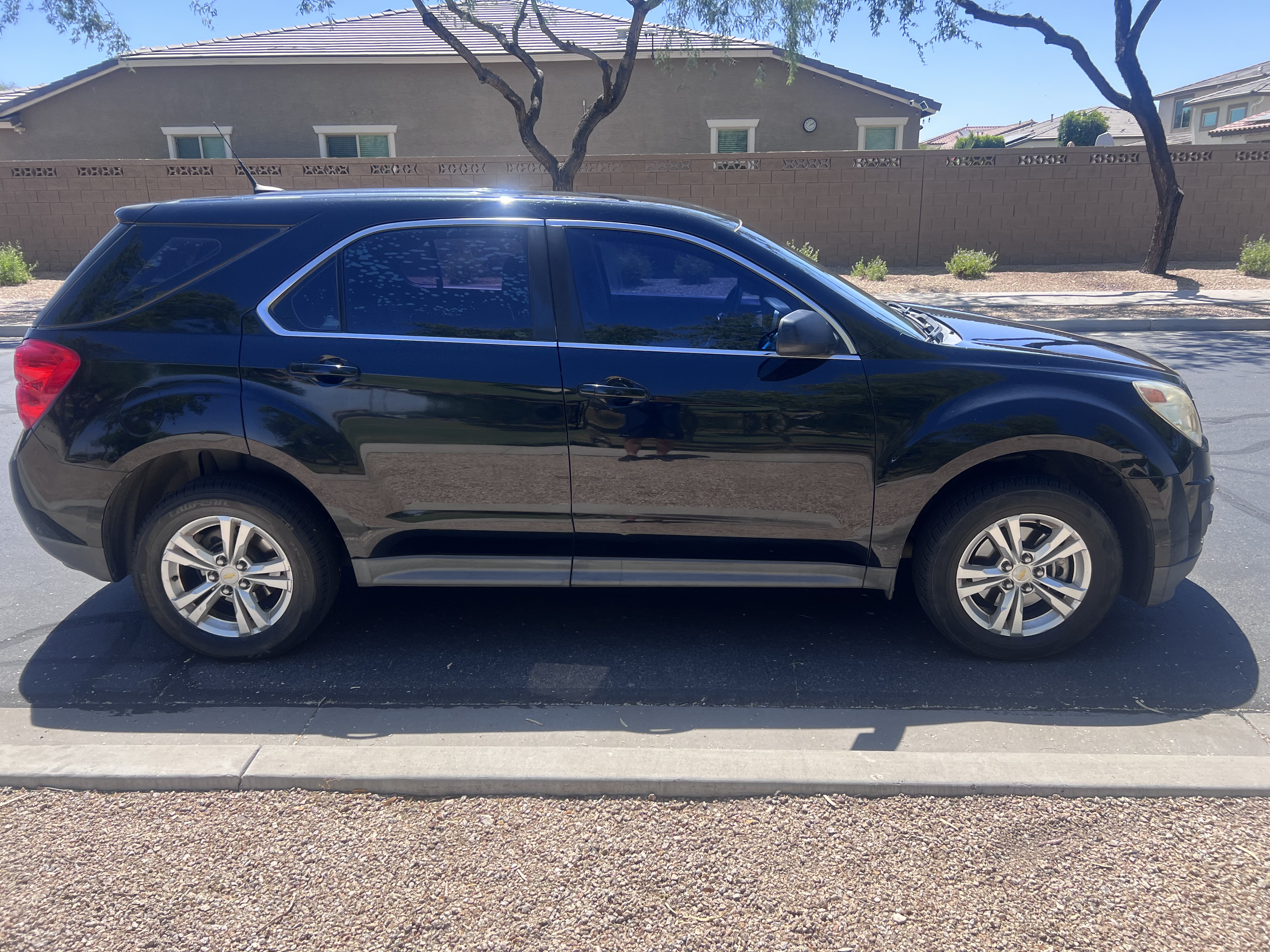 Used 2011 Chevrolet Equinox LS w/ Bluetooth Package FWD image 5