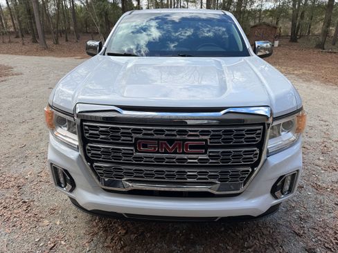 Used 2021 GMC Canyon Denali image 4