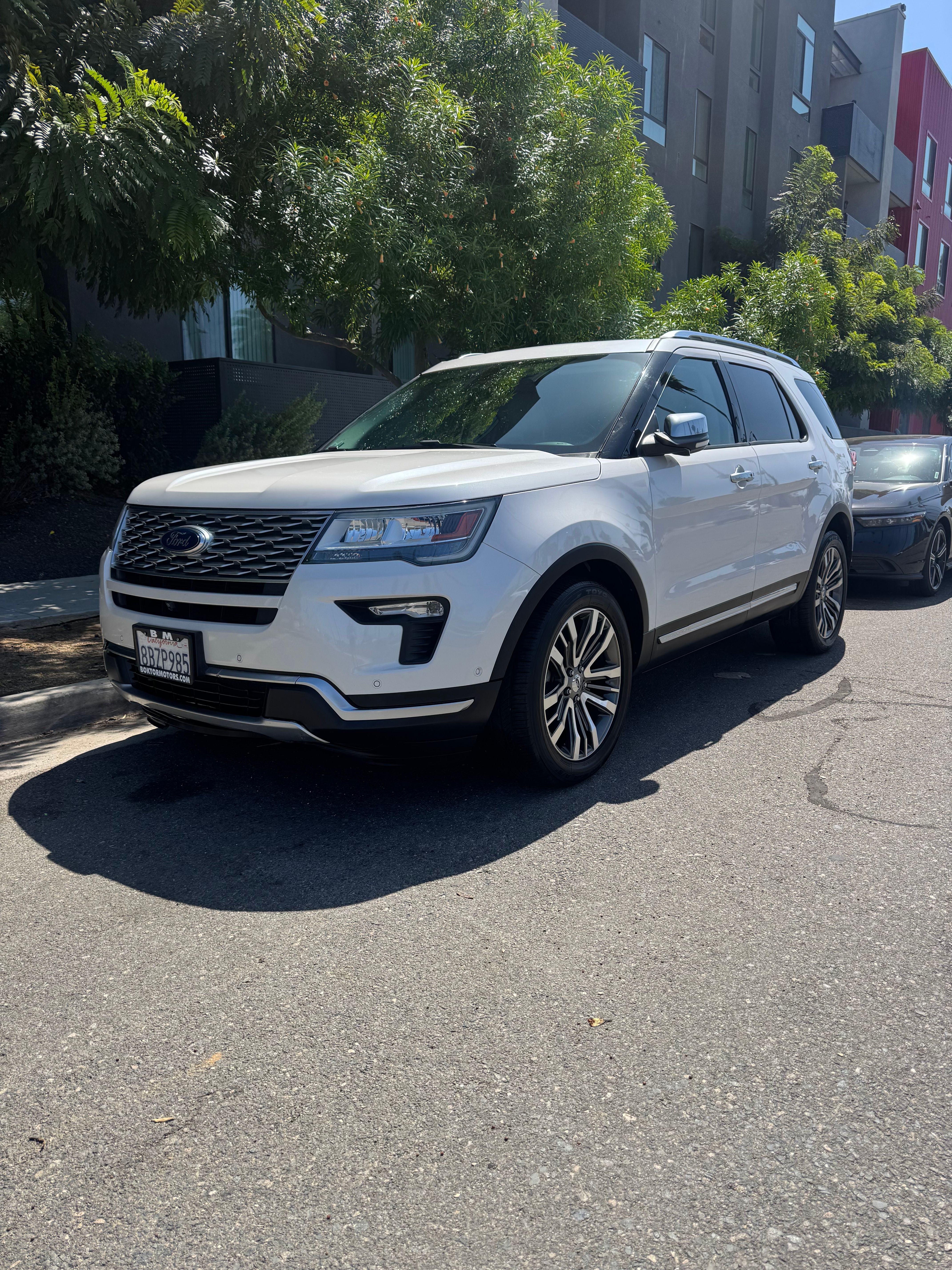 Used 2018 Ford Explorer Platinum AWD/4WD image 12