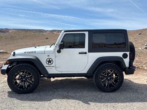 Used 2016 Jeep Wrangler Sport AWD/4WD image 1