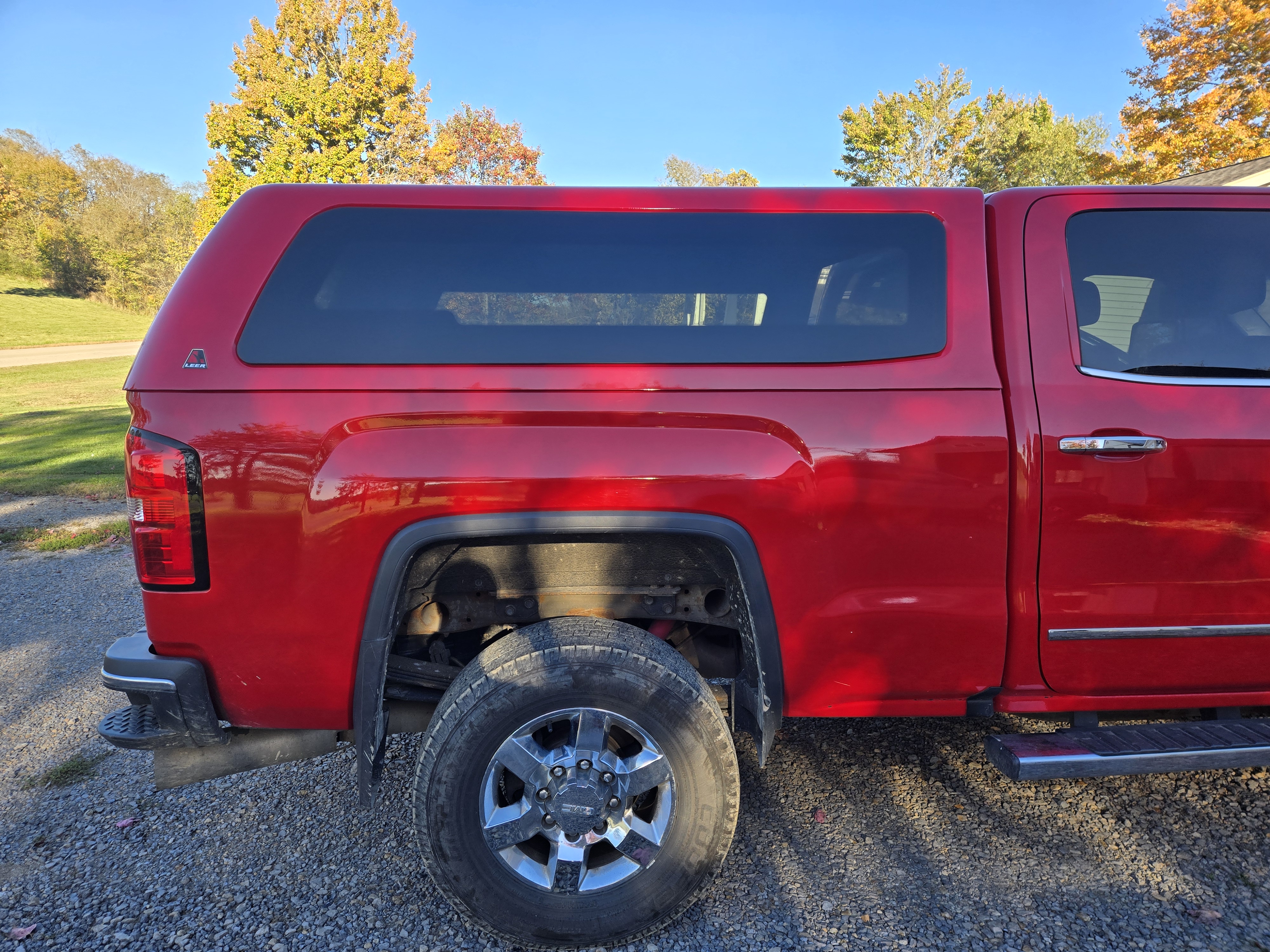 Used 2019 GMC Sierra 2500 SLT w/ Duramax Plus Package AWD/4WD image 2