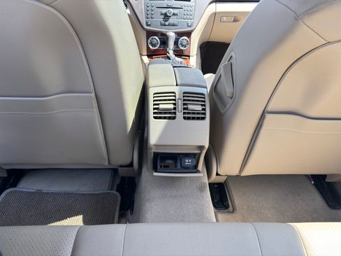 Used 2011 Mercedes-Benz C 300 Sedan image 21