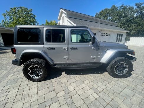 Used 2019 Jeep Wrangler Unlimited Sahara image 5