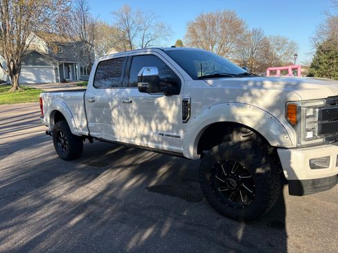 Used 2017 Ford F250 Platinum w/ Platinum Ultimate Package AWD/4WD image 2