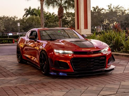 Used 2019 Chevrolet Camaro SS image 10