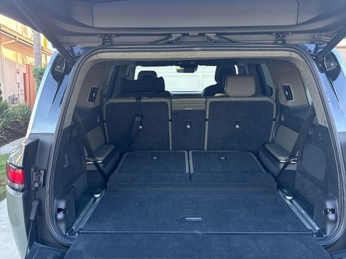 Used 2023 Rivian R1S Launch Edition image 10