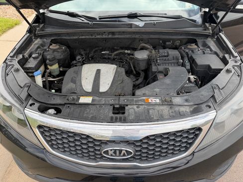 Used 2013 Kia Sorento LX AWD/4WD image 10