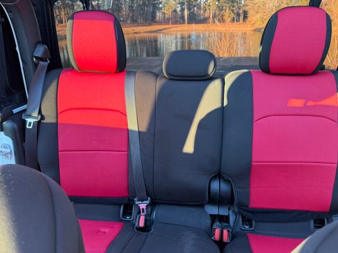 Used 2020 Jeep Gladiator Rubicon w/ Dual Top Group image 8