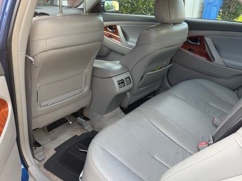 Used 2009 Toyota Camry XLE FWD image 9
