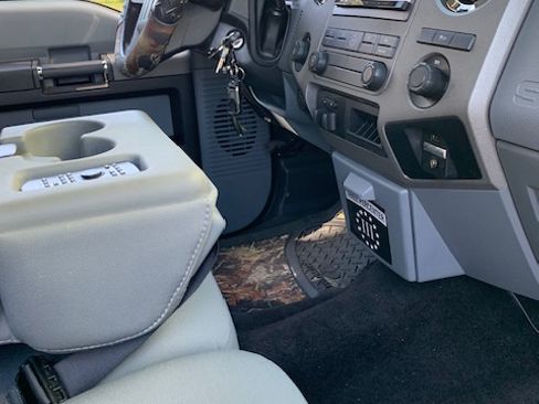 Used 2011 Ford F250 XLT w/ XLT Premium Pkg image 12