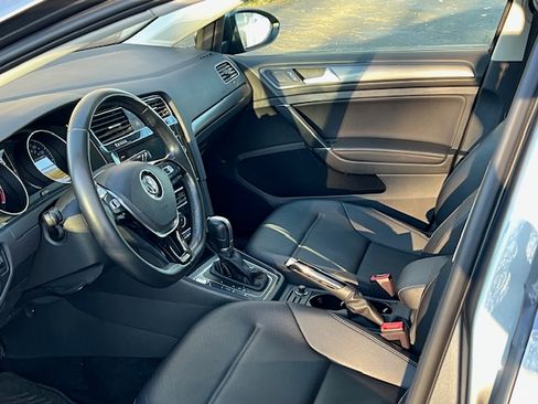 Used 2019 Volkswagen Golf SE w/ Driver Assistance Package image 8