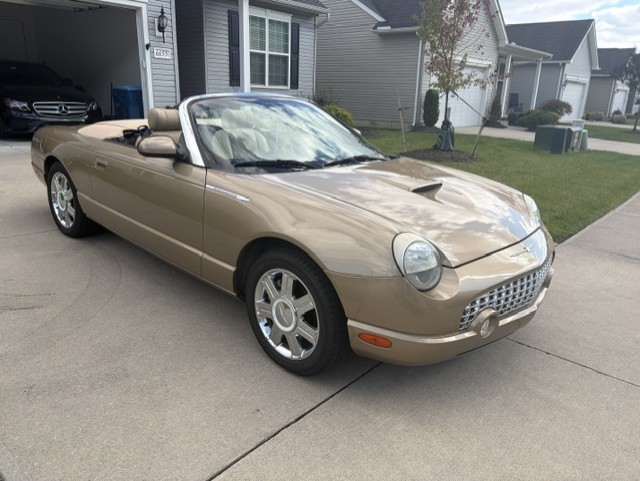 Used 2005 Ford Thunderbird RWD image 8