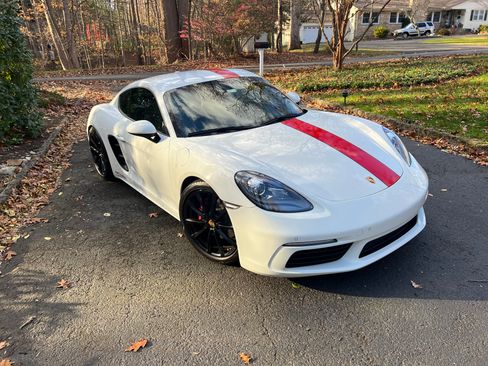 Used 2018 Porsche 718 Cayman image 4