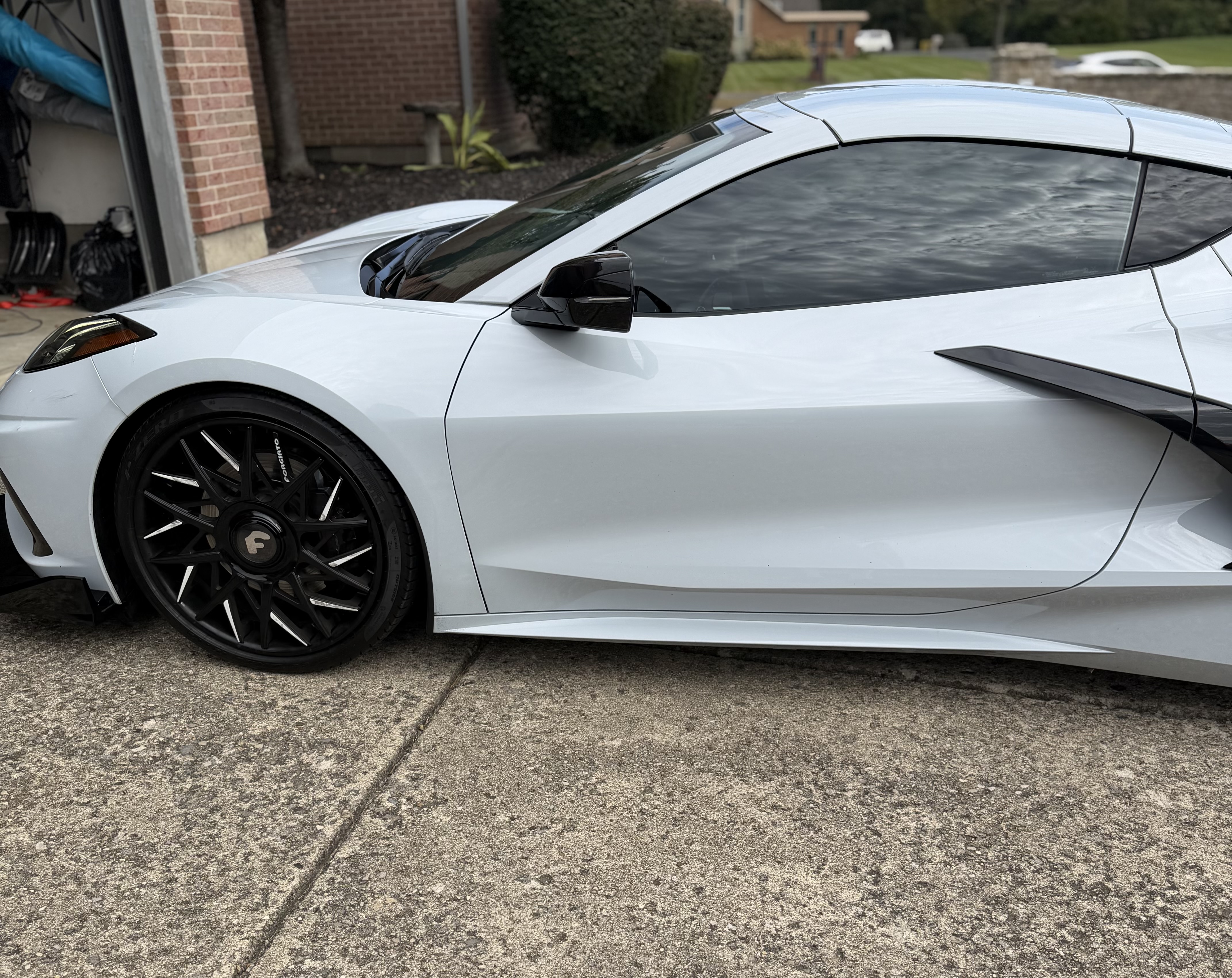 Used 2021 Chevrolet Corvette Stingray Coupe w/ Z51 Performance Package RWD image 13