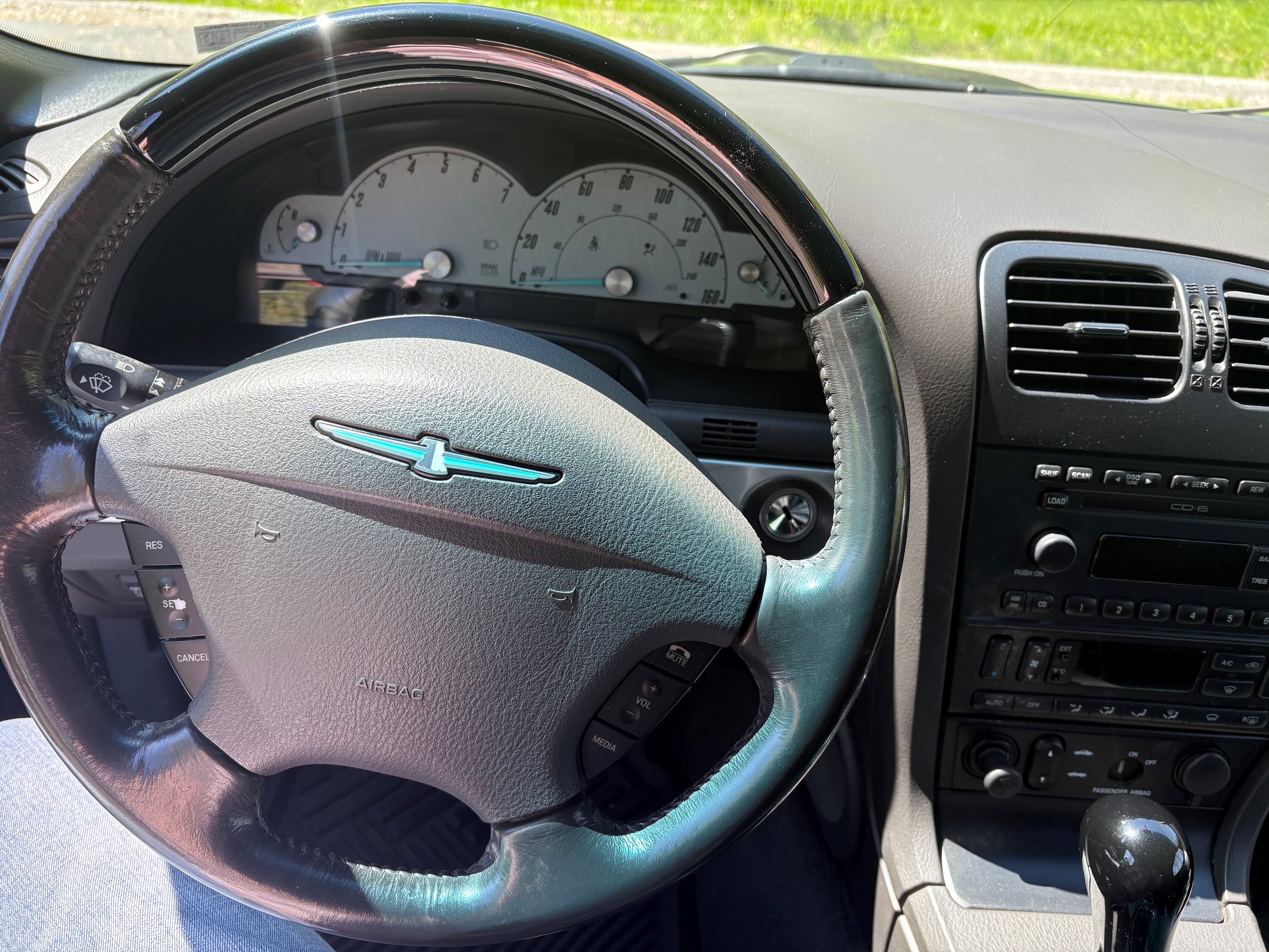 Used 2002 Ford Thunderbird RWD image 6