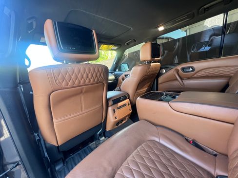 Used 2022 INFINITI QX80 Sensory w/ All-Season Package image 5