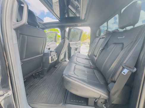 Used 2022 Ford F350 Platinum image 18
