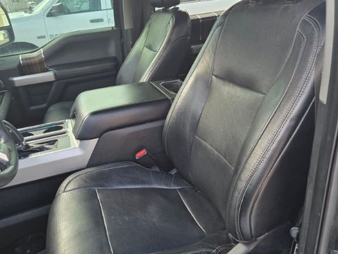 Used 2015 Ford F150 Lariat w/ Equipment Group 502A Luxury image 9