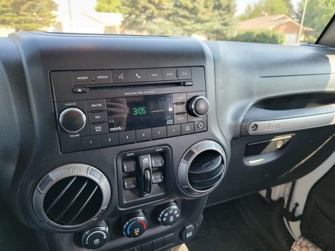 Used 2018 Jeep Wrangler Unlimited Sport S image 4