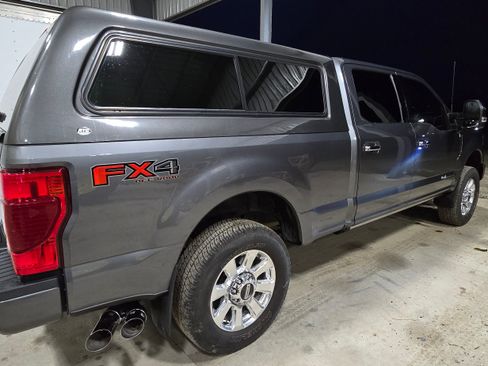 Used 2022 Ford F250 Platinum image 9