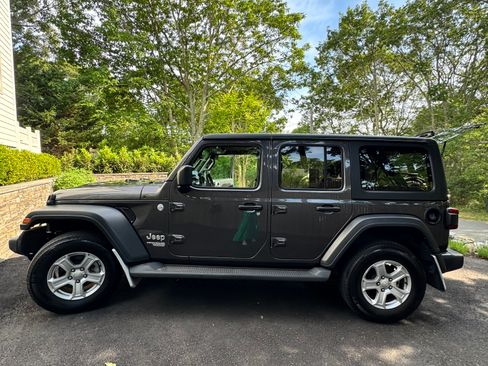 Used 2021 Jeep Wrangler Unlimited Sport AWD/4WD image 1