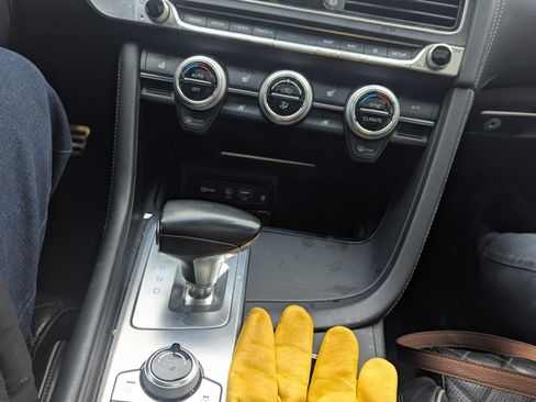 Used 2019 Genesis G70 2.0T Advanced w/ Sport Package image 16