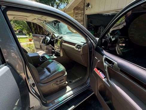 Used 2018 Lexus GX 460 Premium AWD/4WD image 14