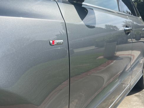 Used 2017 Audi Q5 2.0T Premium Plus w/ Technology Package image 9