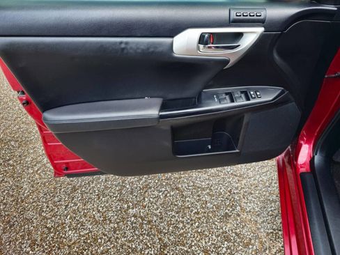 Used 2013 Lexus CT 200h image 23