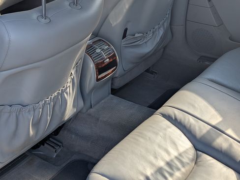 Used 2005 Mercedes-Benz S 500 image 10