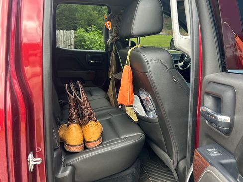 Used 2017 GMC Sierra 1500 SLT w/ SLT Premium Package AWD/4WD image 9