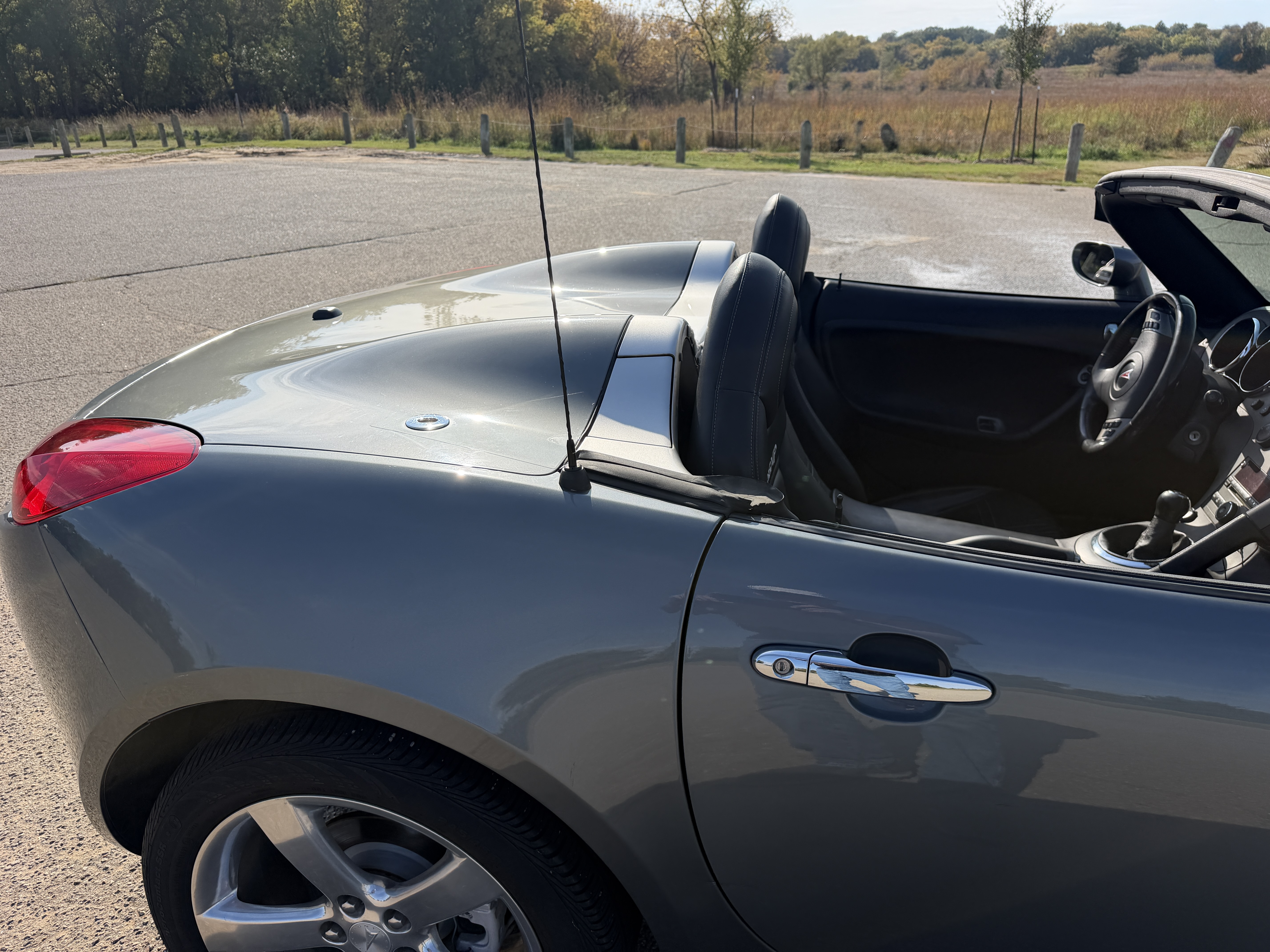 Used 2007 Pontiac Solstice GXP w/ Premium Package RWD image 4