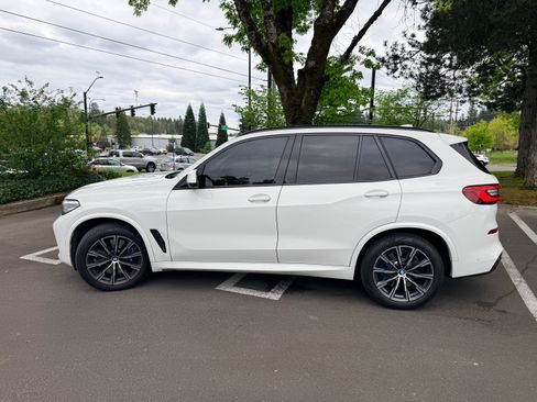 Used 2019 BMW X5 xDrive40i w/ M Sport Package AWD/4WD image 4