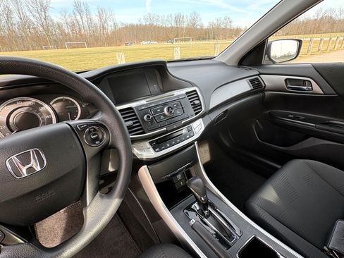 Used 2015 Honda Accord LX image 10