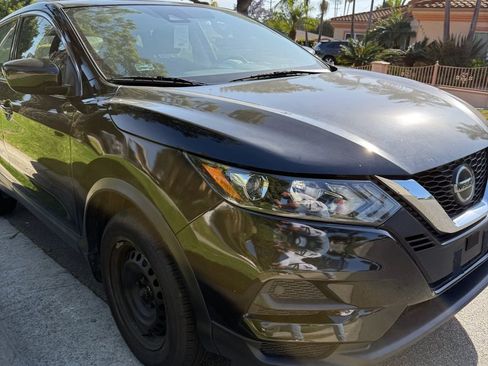 Used 2020 Nissan Rogue Sport S FWD image 2