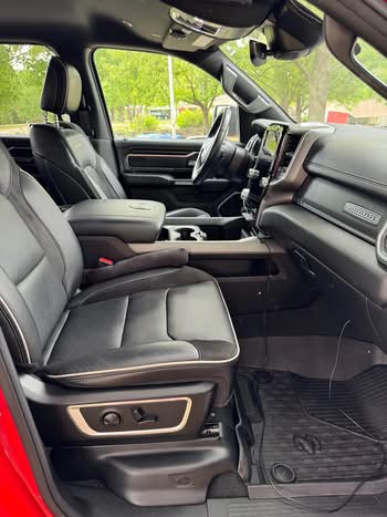 Used 2023 RAM 1500 Laramie AWD/4WD image 9