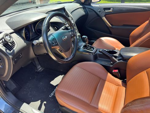 Used 2013 Hyundai Genesis 3.8 RWD image 19