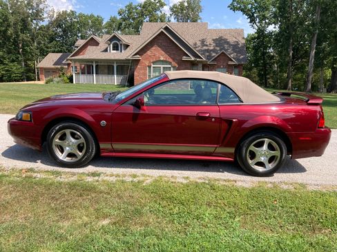 Used 2004 Ford Mustang Premium RWD image 25