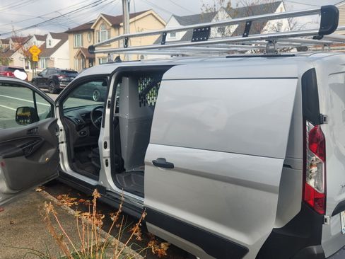 Used 2020 Ford Transit Connect XL image 2