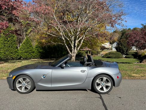 Used 2006 BMW Z4 3.0i image 5