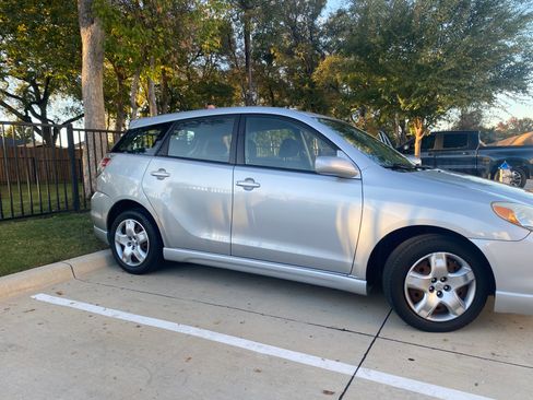 Used 2005 Toyota Matrix XR image 8