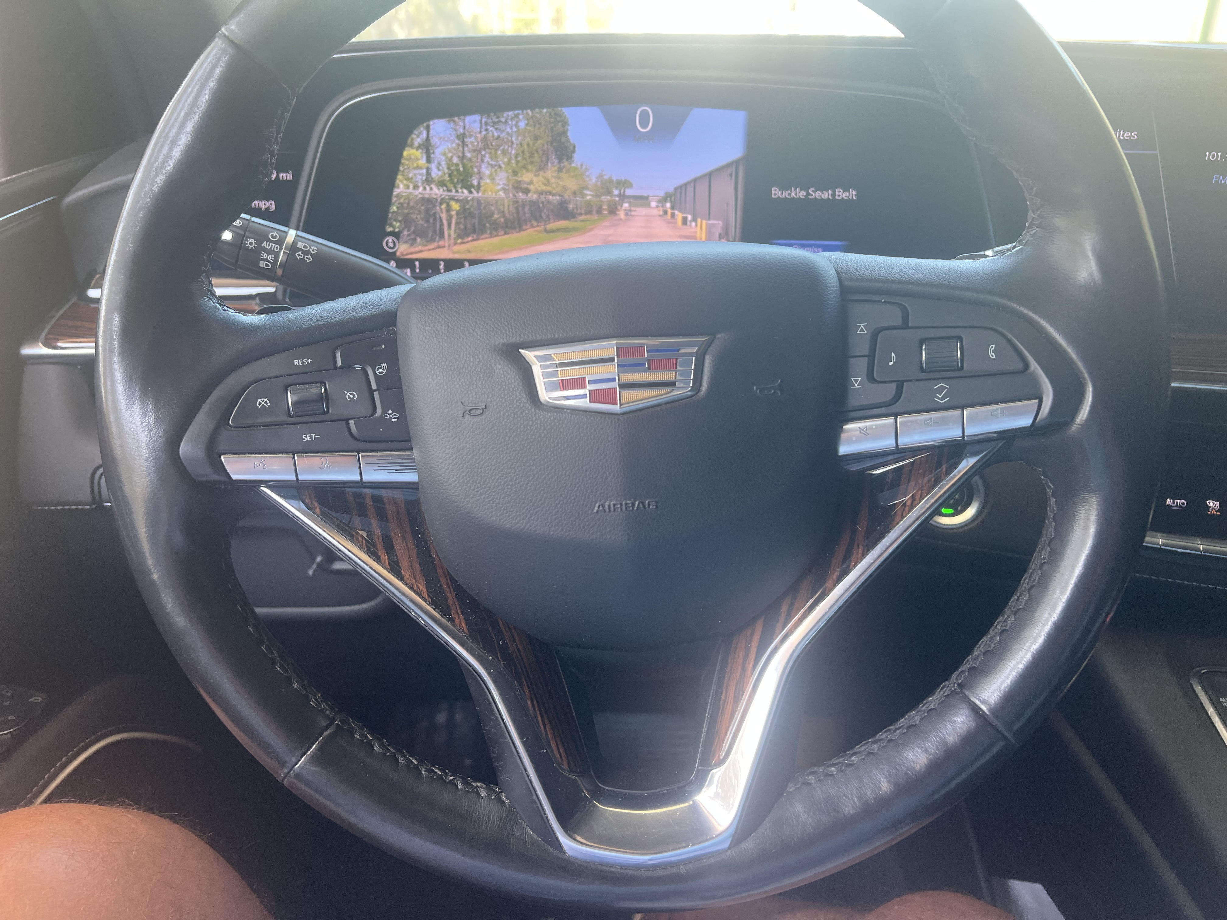 Used 2022 Cadillac Escalade ESV Premium Luxury RWD image 1