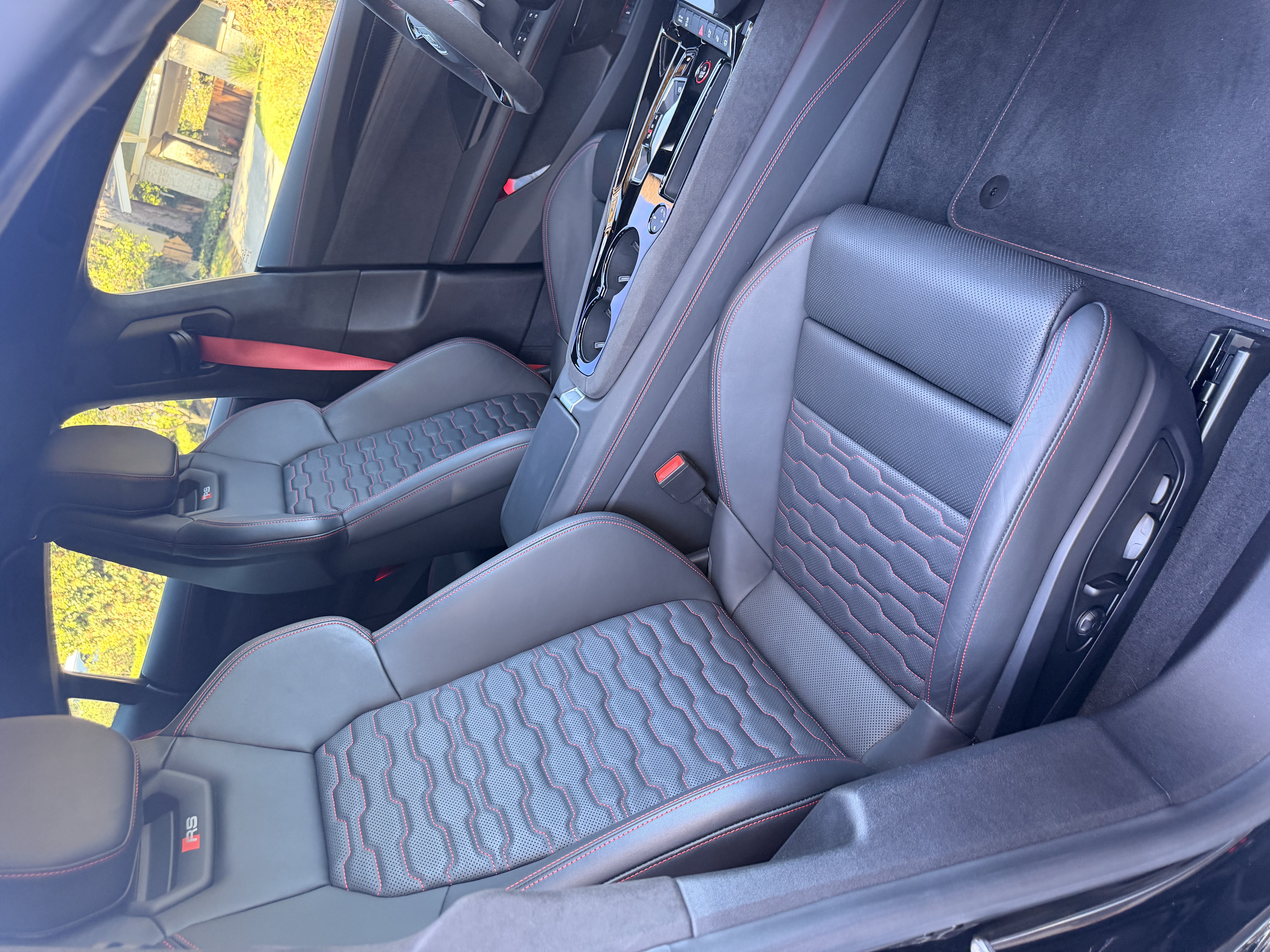 Used 2022 Audi RS e-tron GT AWD/4WD image 26