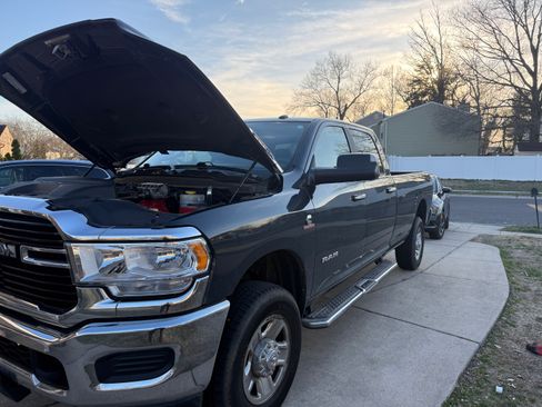 Used 2019 RAM 2500 Big Horn w/ Cold Weather Group image 9