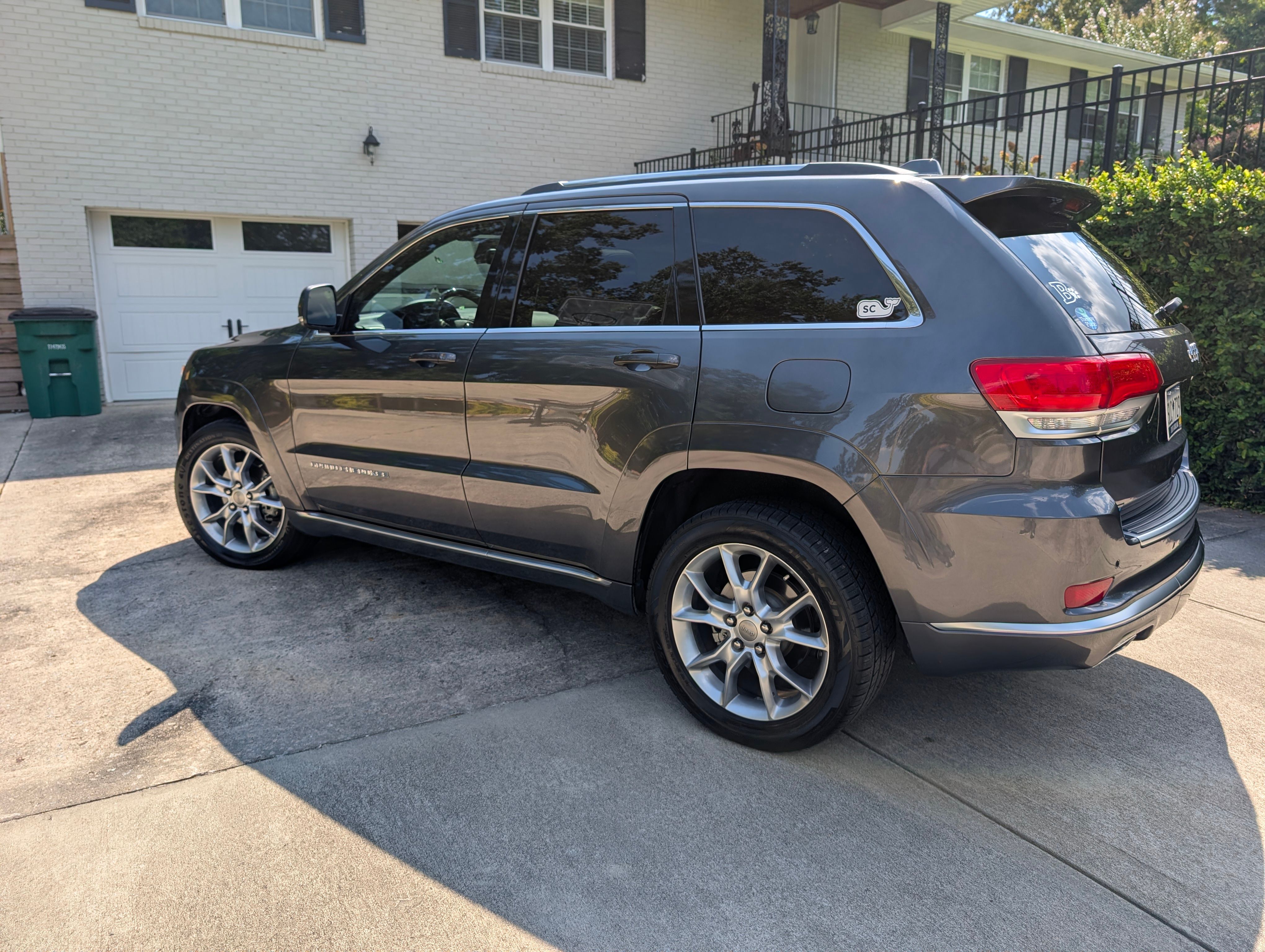 Used 2015 Jeep Grand Cherokee Summit w/ Platinum Series Group RWD image 2