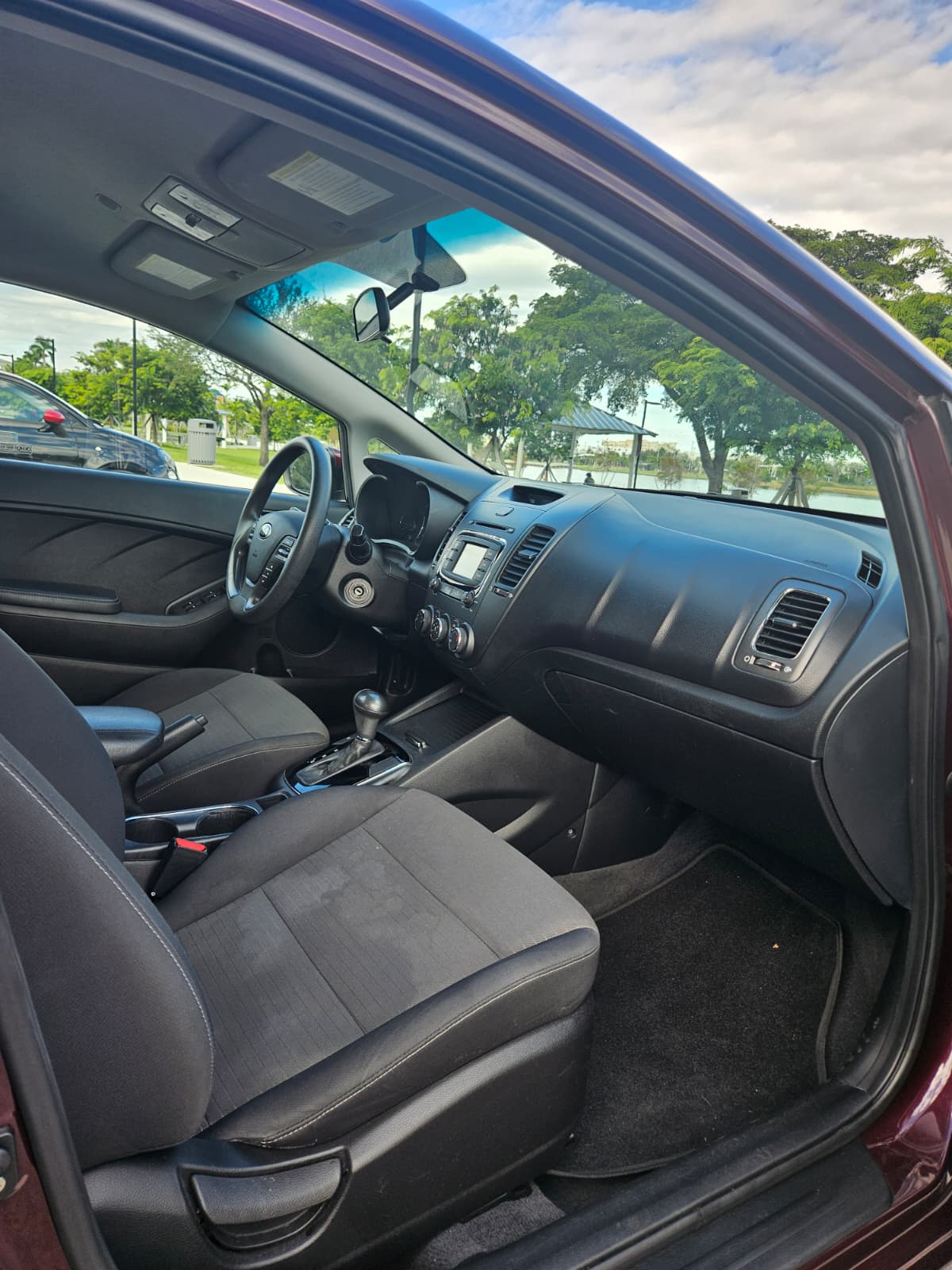 Used 2017 Kia Forte LX w/ LX Popular Package FWD image 12