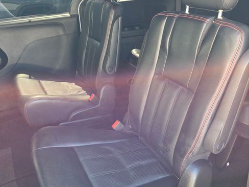 Used 2019 Dodge Grand Caravan GT image 6